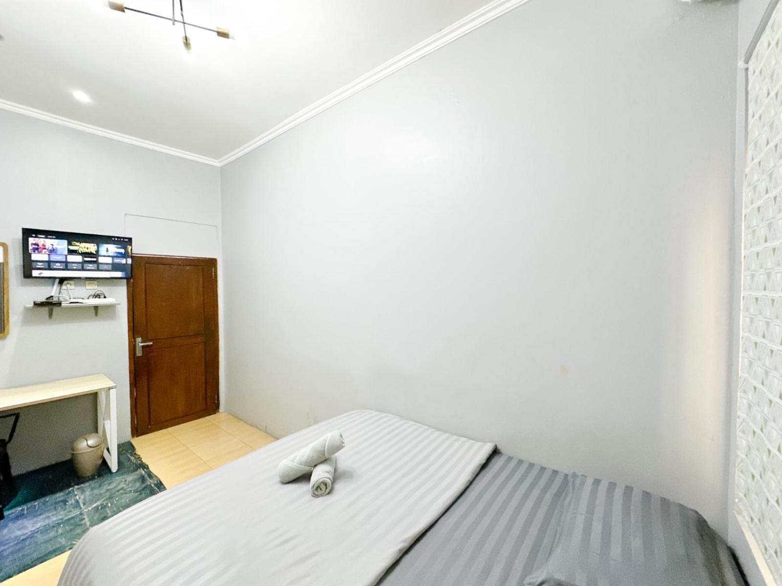 Otu Hostel By Ostic Yogyakarta Exterior photo