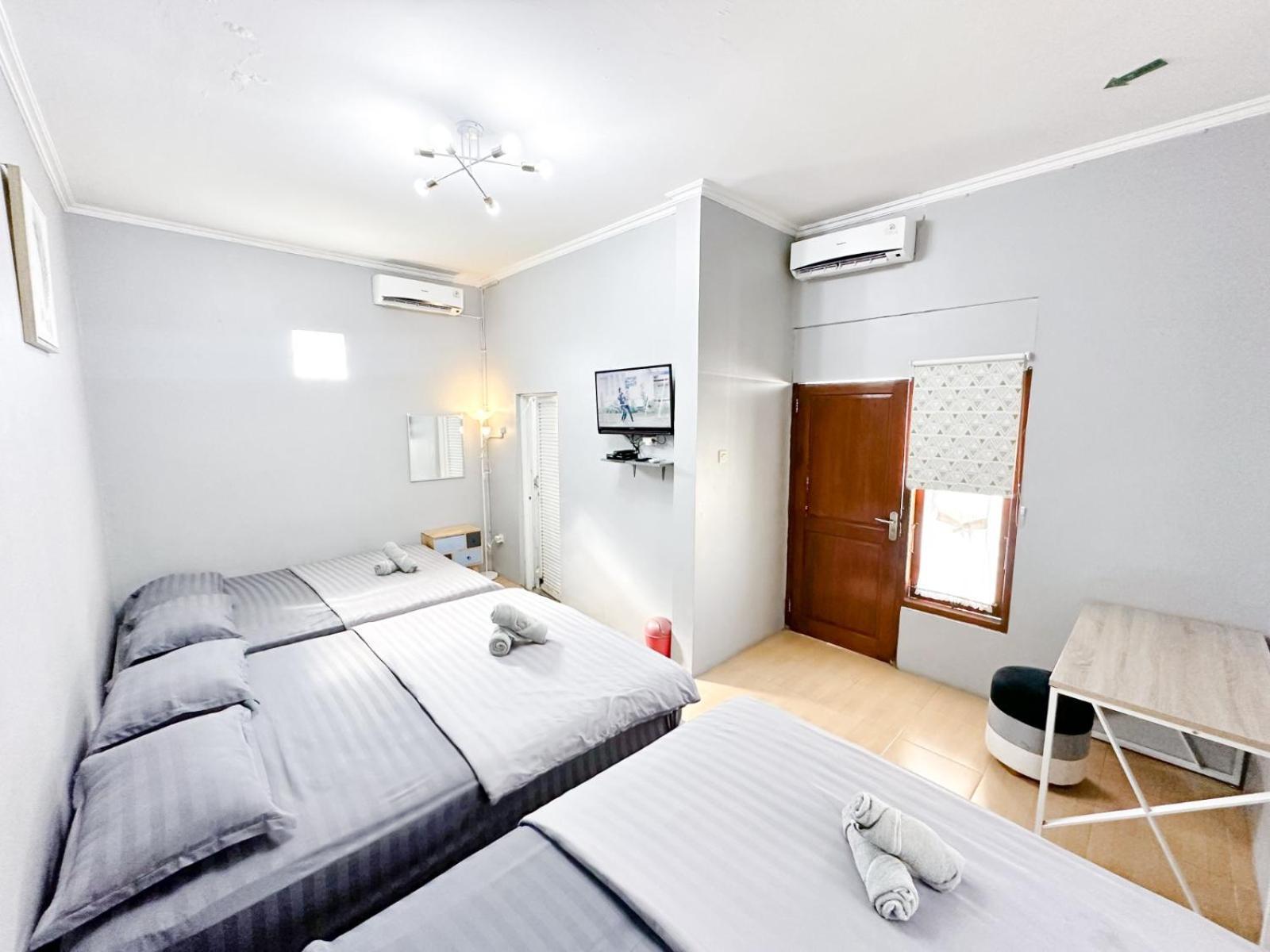 Otu Hostel By Ostic Yogyakarta Exterior photo