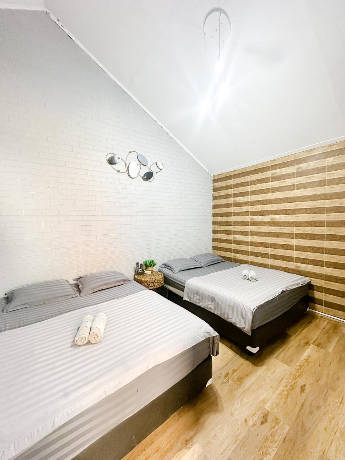 Otu Hostel By Ostic Yogyakarta Exterior photo