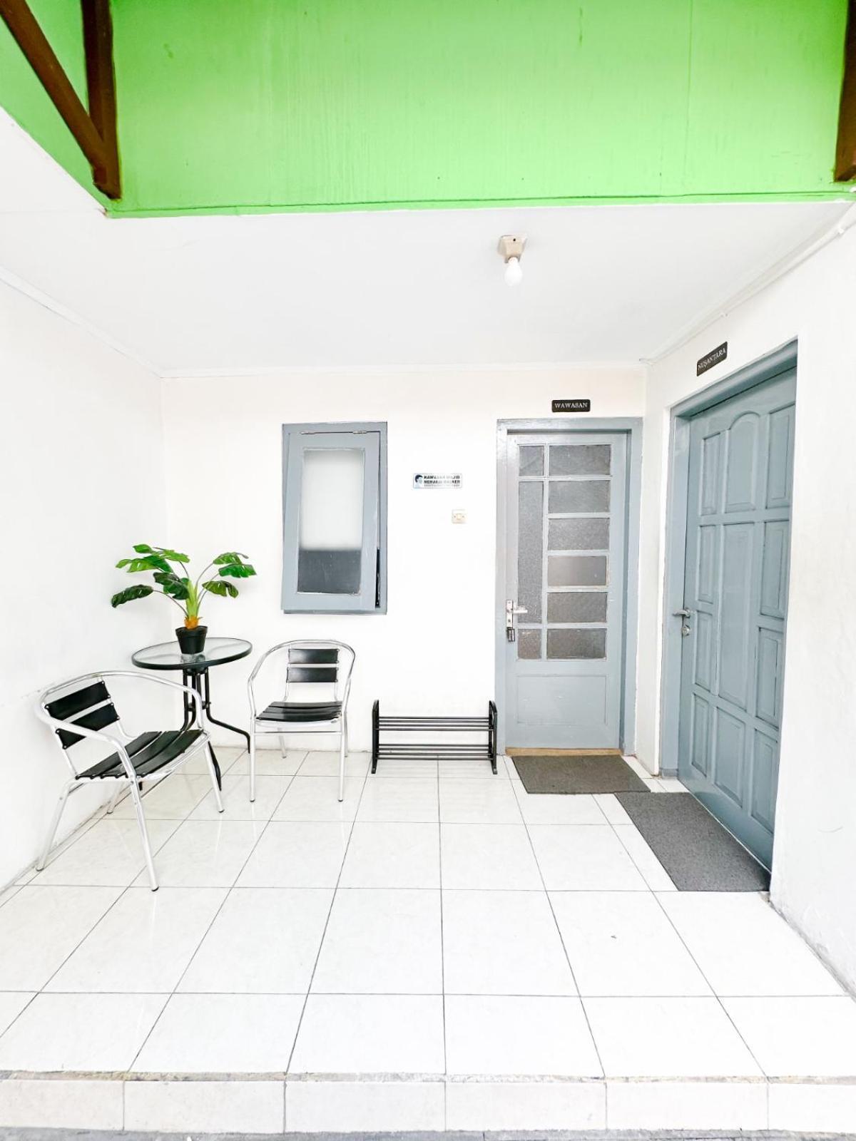 Otu Hostel By Ostic Yogyakarta Exterior photo