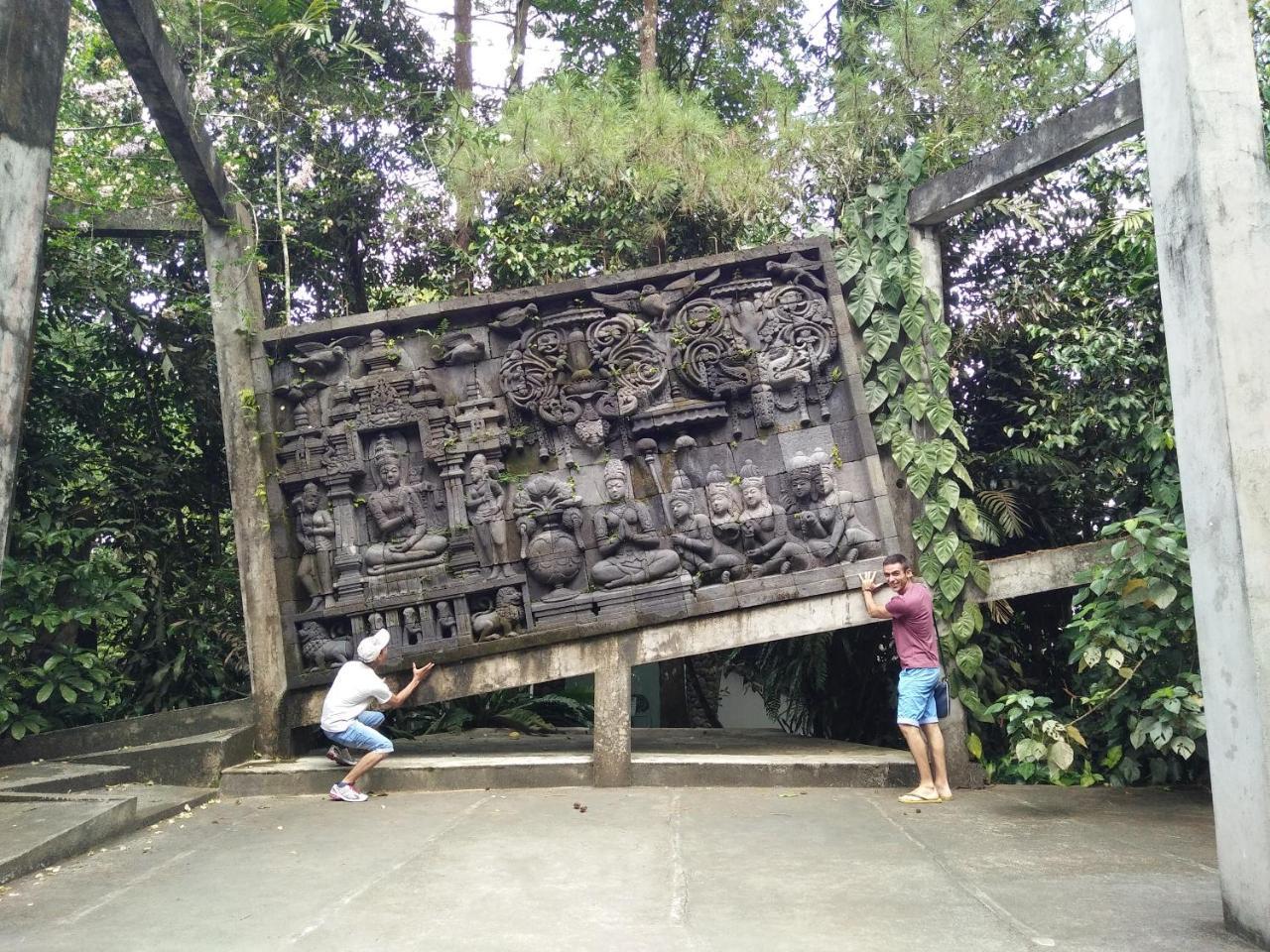 Otu Hostel By Ostic Yogyakarta Exterior photo